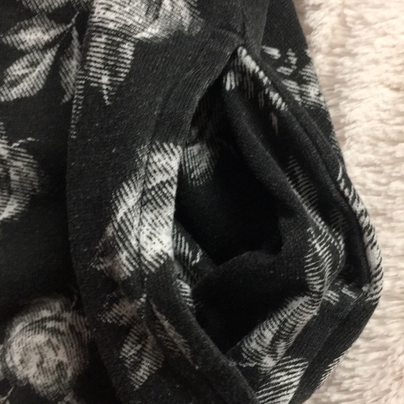 🥀GRAY ROSE HOODIE🥀 - Picture 2 of 2